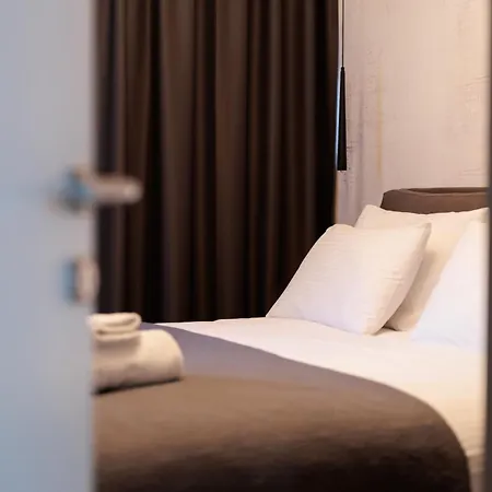 Zarina - Old Town Center *