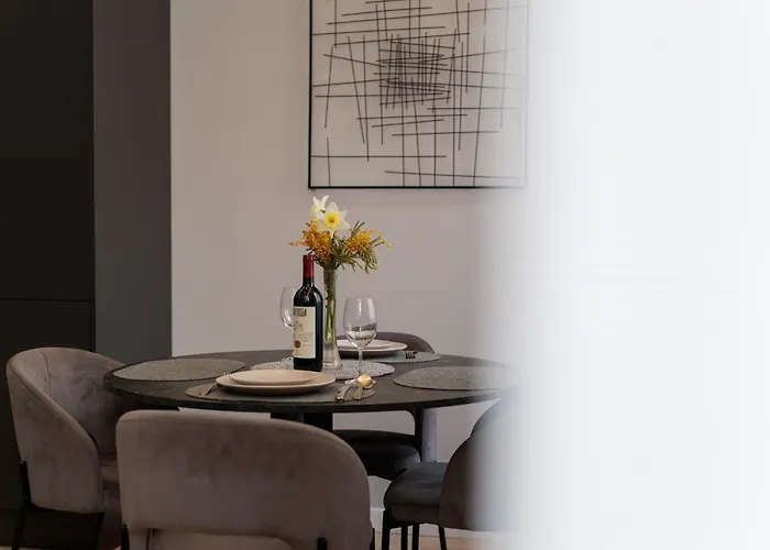 Zarina - Old Town Center